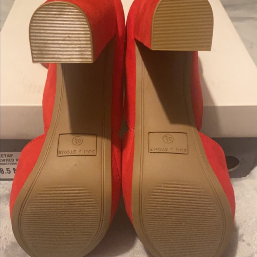 NEW in box - Red chunk heel size 8.5